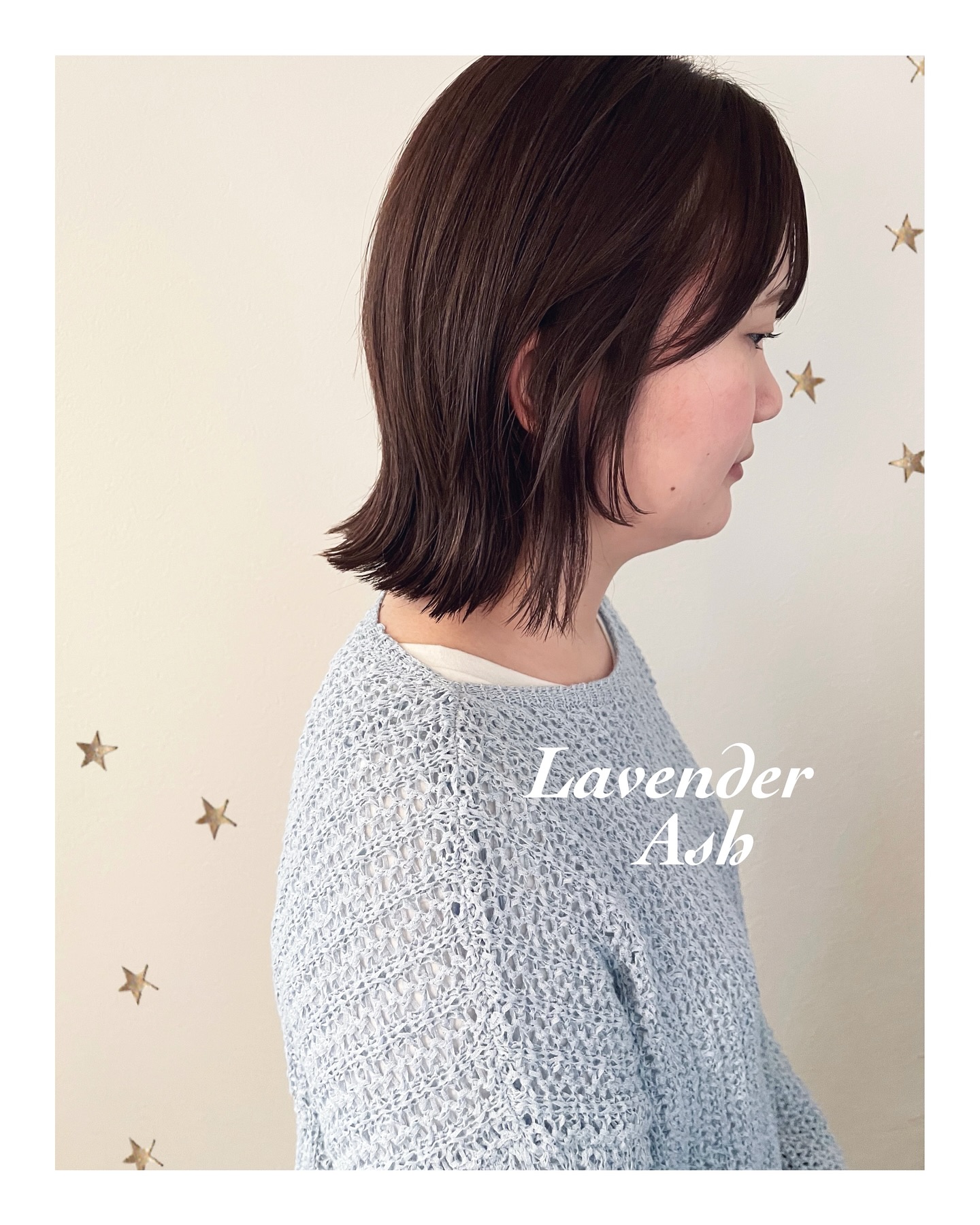 むすんでも可愛いおくれ毛は、耳にかけてもよいアクセントになるんです（ボブ・ミディアム・ロング・カラー・ヘアアレンジ）