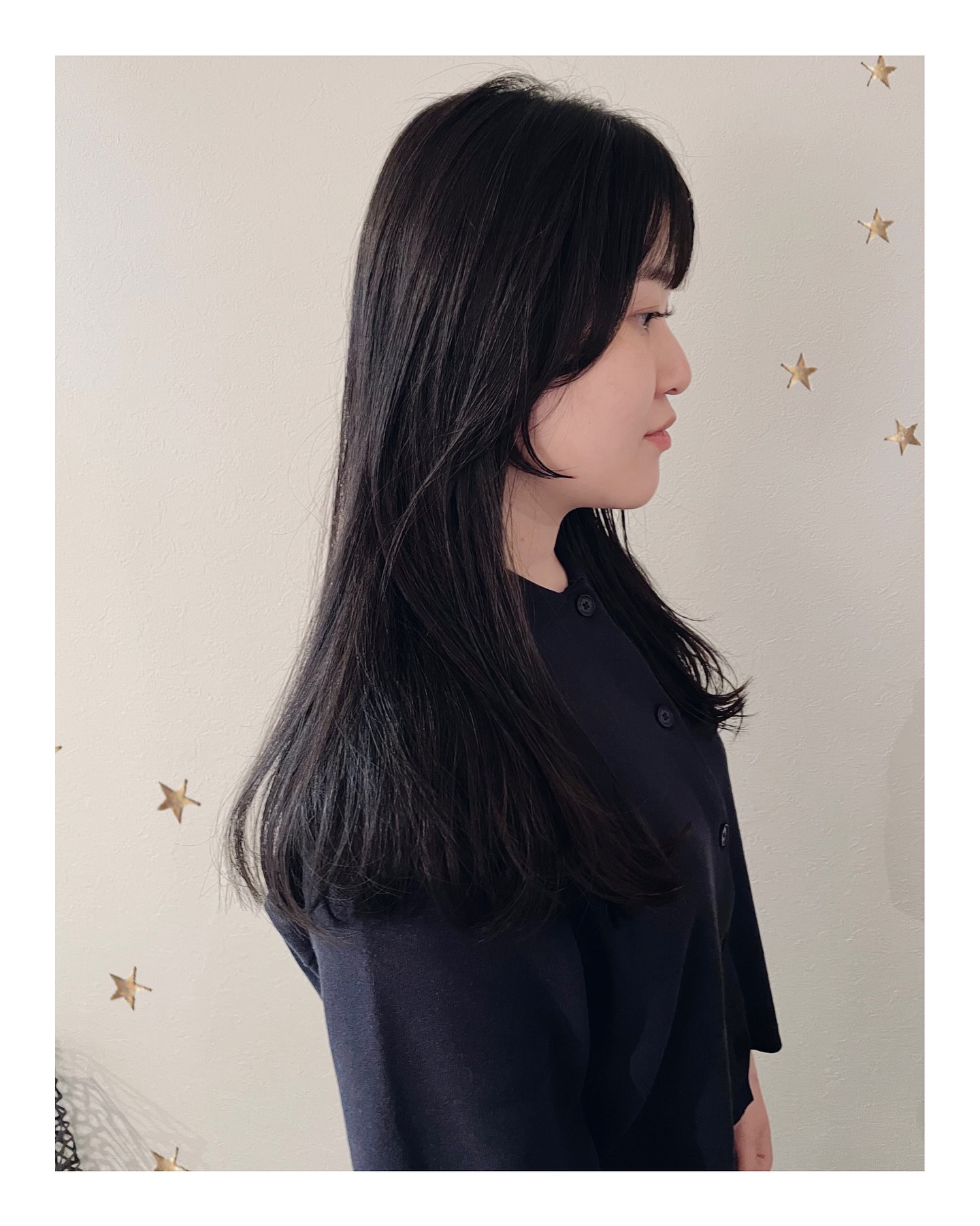 暗髪のロングヘア（ボブ・ミディアム・ロング・カラー・ヘアアレンジ）
